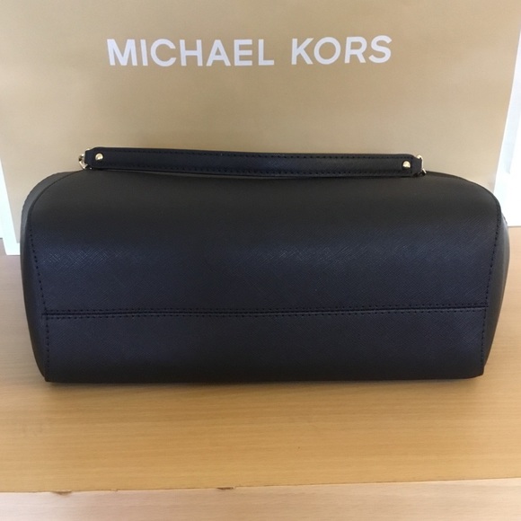 🌿Michael Kors Jet Set Travel Bag NWT. - Picture 7 of 7